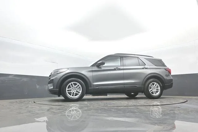 New 2026 Carbonized Gray Metallic Ford Active image 31
