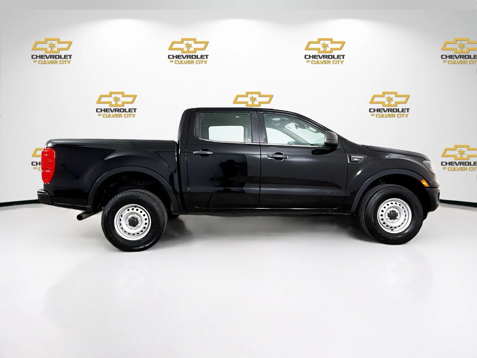 Used 2020 Black Ford XL image 9