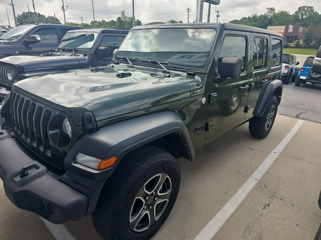 Used 2021 Green Jeep Unlimited Sport S image 2