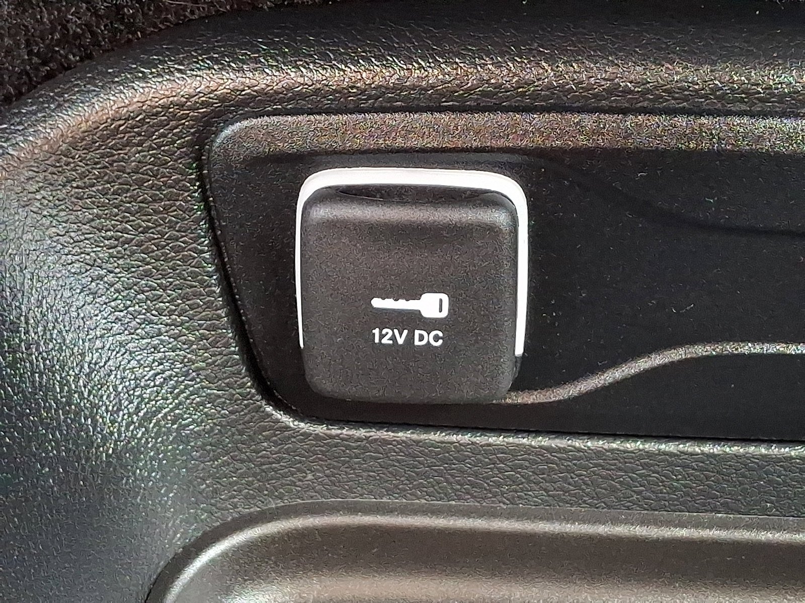 Used 2025 Bright White Clearcoat Chrysler Hybrid Select image 25