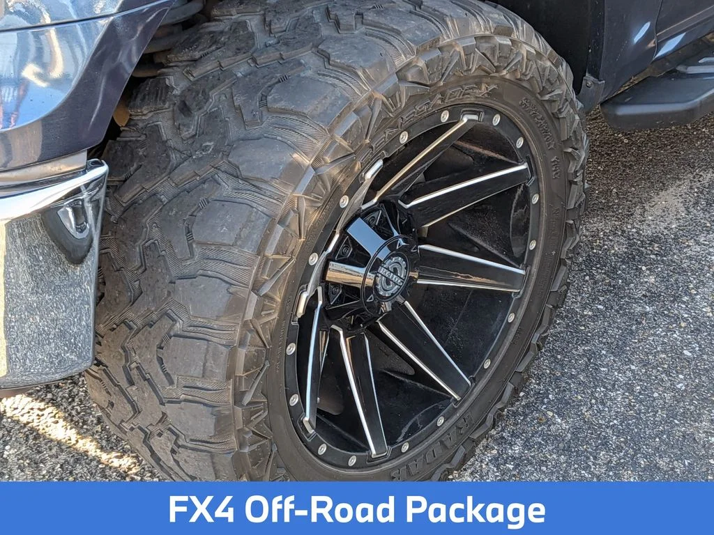 Used 2017 Blue Ford XLT image 7