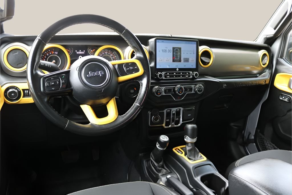 Used 2020 Silver Jeep Unlimited Sport image 13