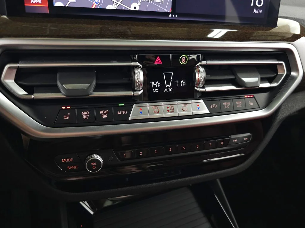 Used 2023 Black BMW xDrive30i image 33