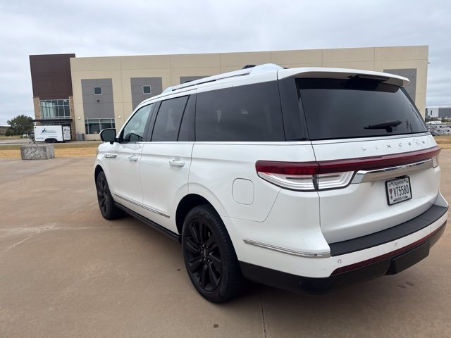 Used 2022 White Metallic Lincoln Reserve image 7