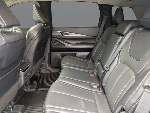 Certified Used 2024 Gray INFINITI LUXE image 14