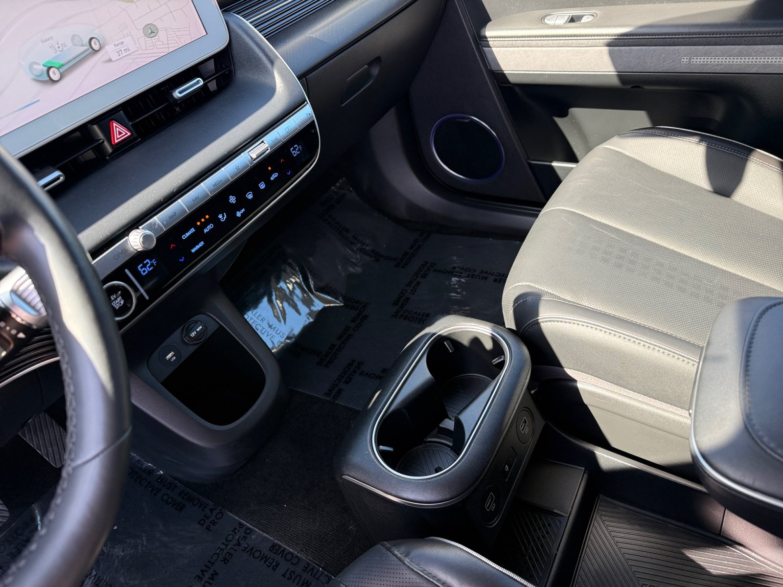 Used 2024 White Hyundai Limited image 13