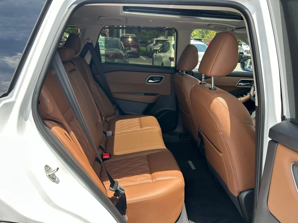 Used 2026 White Nissan Platinum image 45