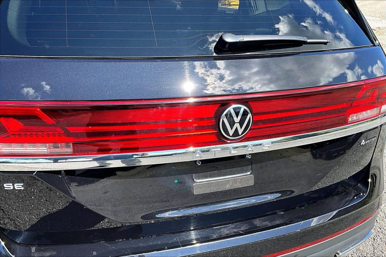 Used 2026 Pure Gray Volkswagen 2.0T SE w/Technology image 10