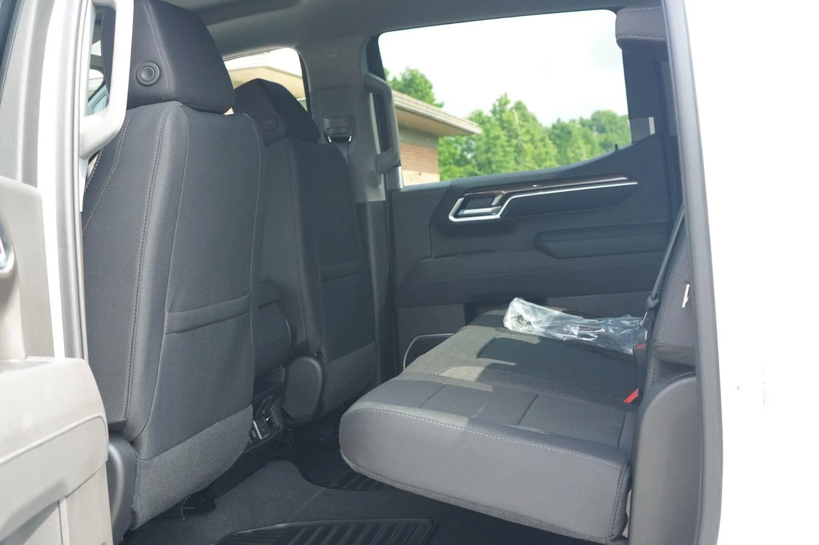 New 2026 Summit White Chevrolet LT (2FL) image 26