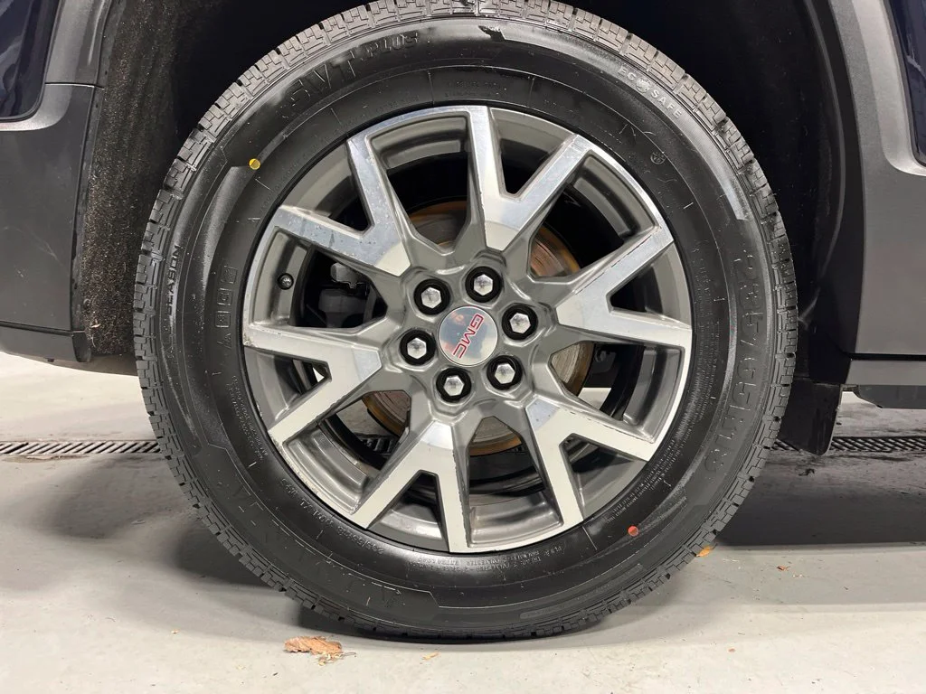 Used 2021 Midnight Blue Metallic GMC SLE image 41