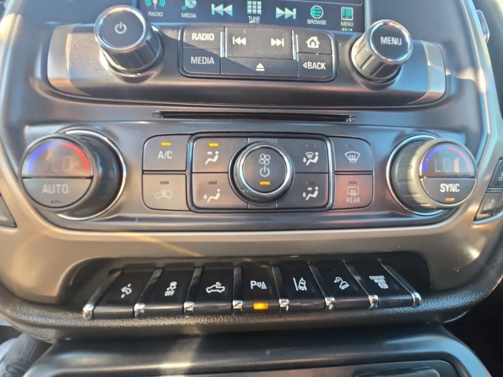 Used 2018 ONYX BLACK GMC Denali image 17
