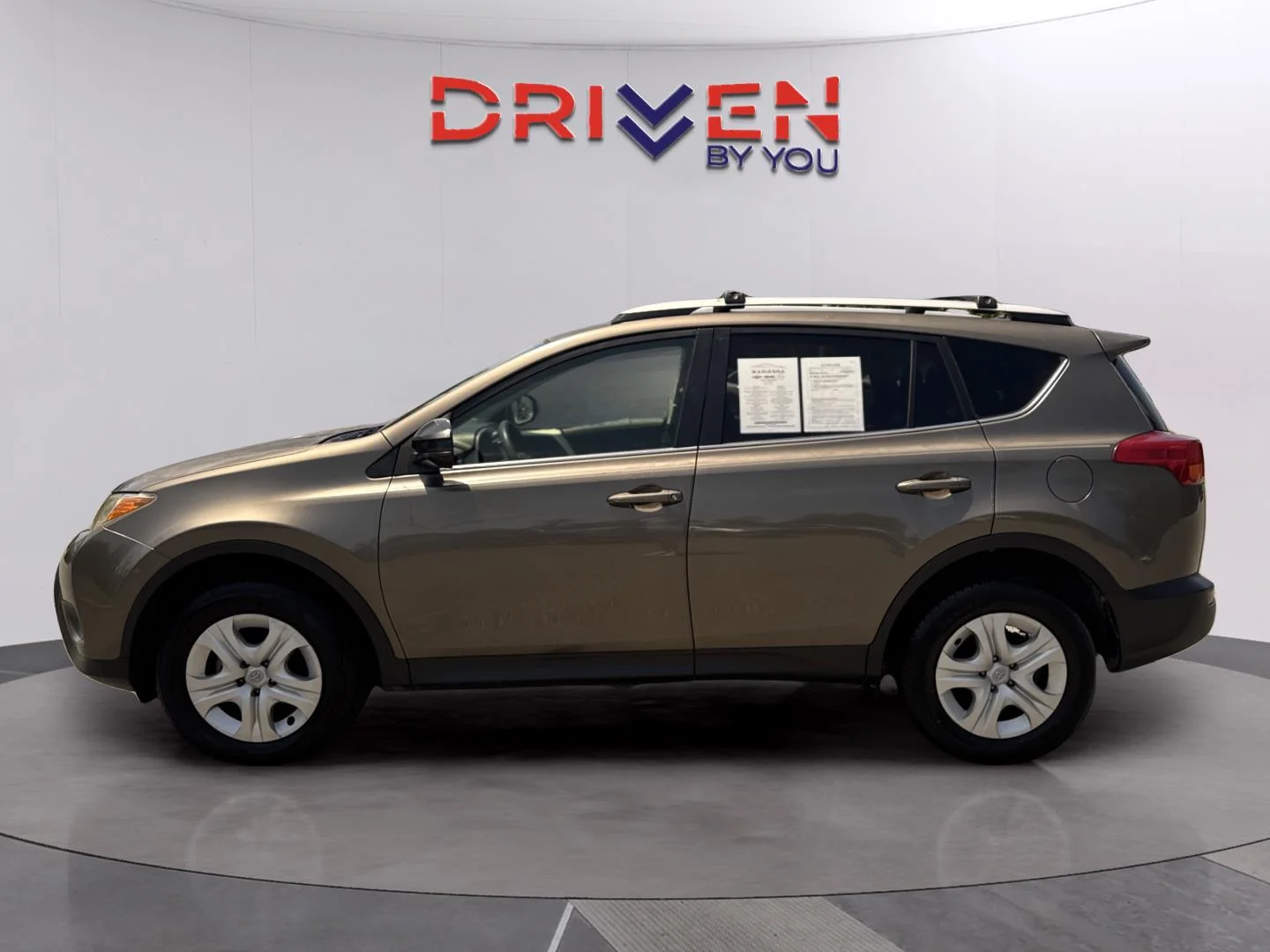 Used 2014 Pyrite Mica Toyota LE image 2