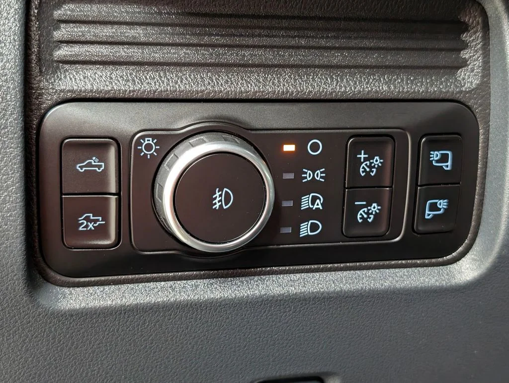 Used 2025 Avalanche Ford Lariat image 12
