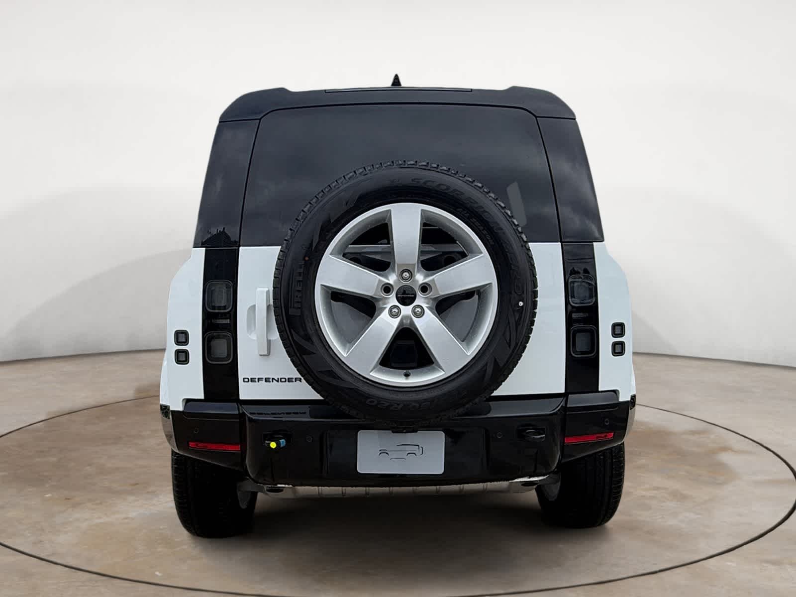 New 2026 Fuji White Land Rover X-Dynamic SE image 4