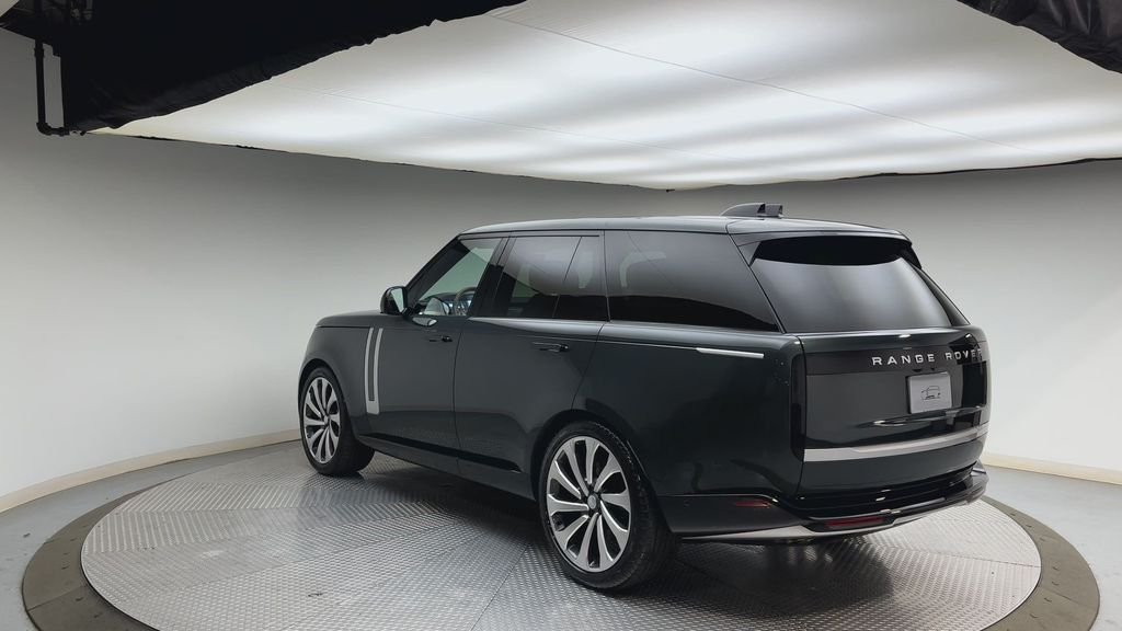 Used 2024 Belgravia Green Metallic Land Rover Autobiography image 4