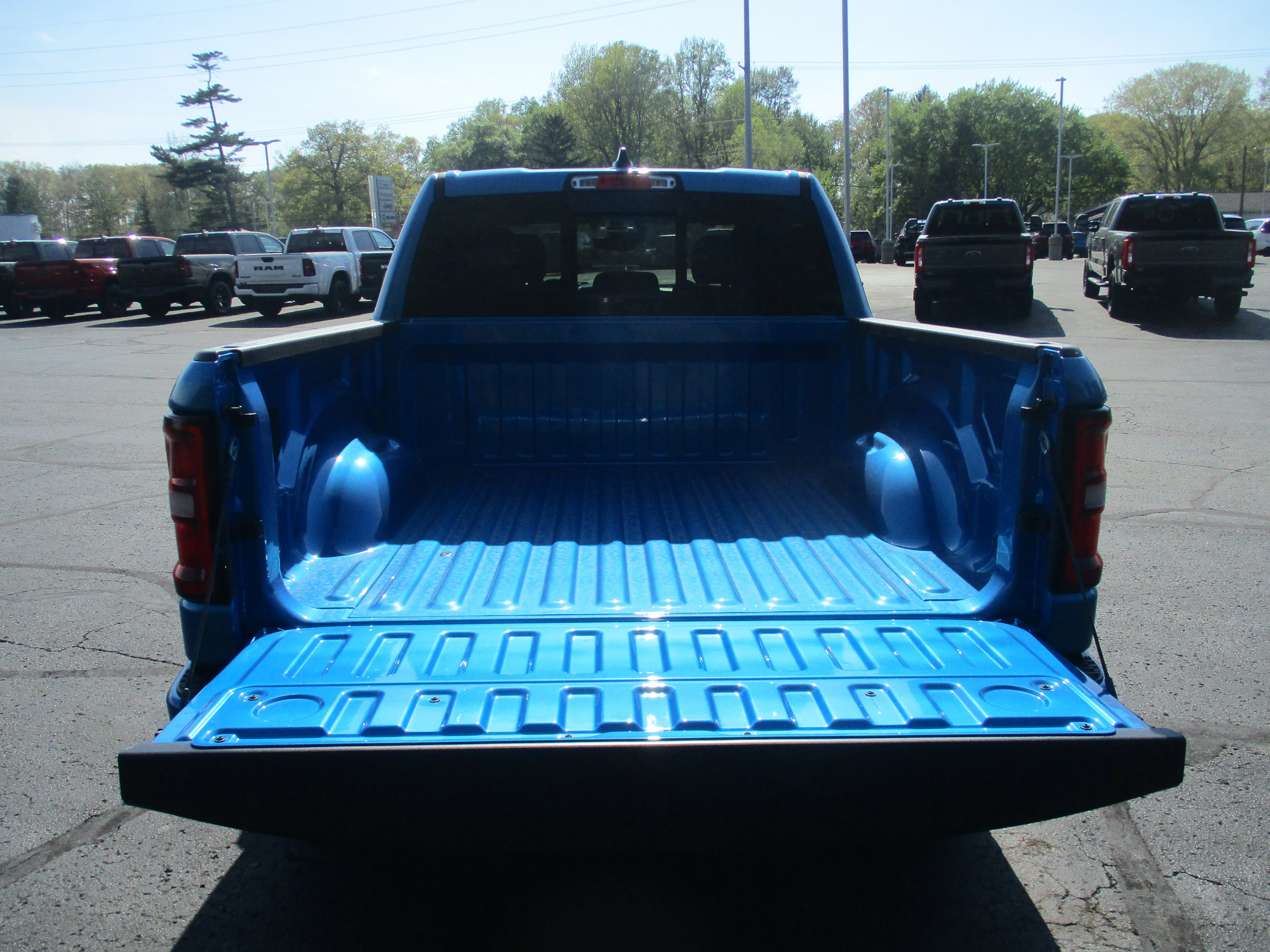 New 2026 Hydro Blue Pearl-Coat Exterior Paint RAM Big Horn image 32