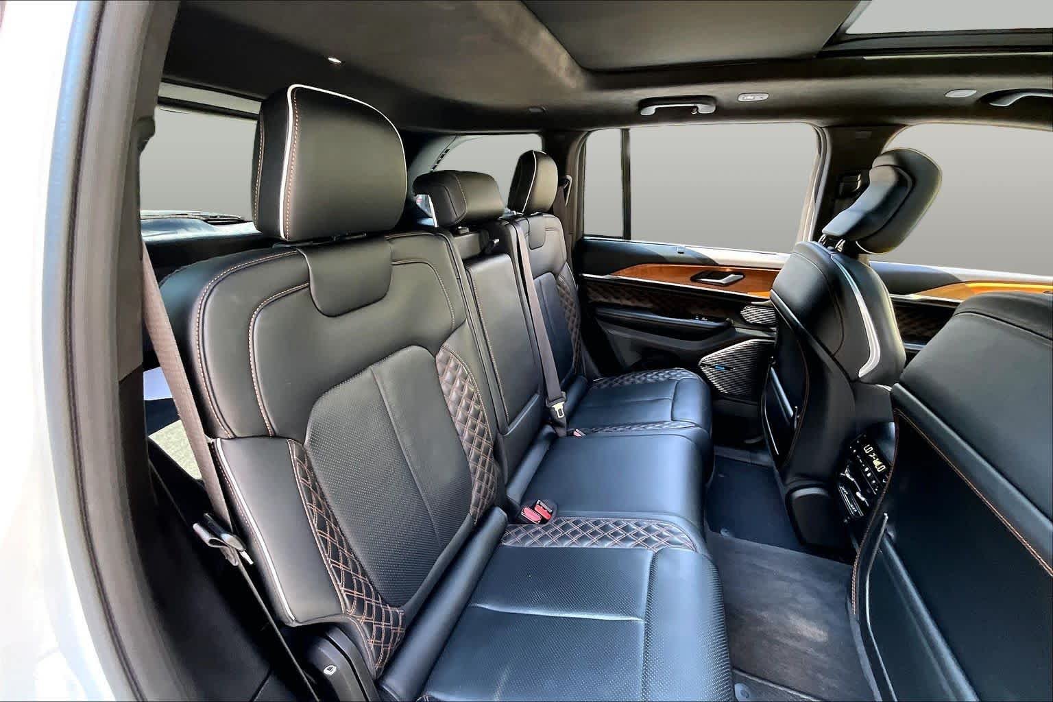 Used 2022 Bright White Clearcoat Jeep Summit image 21