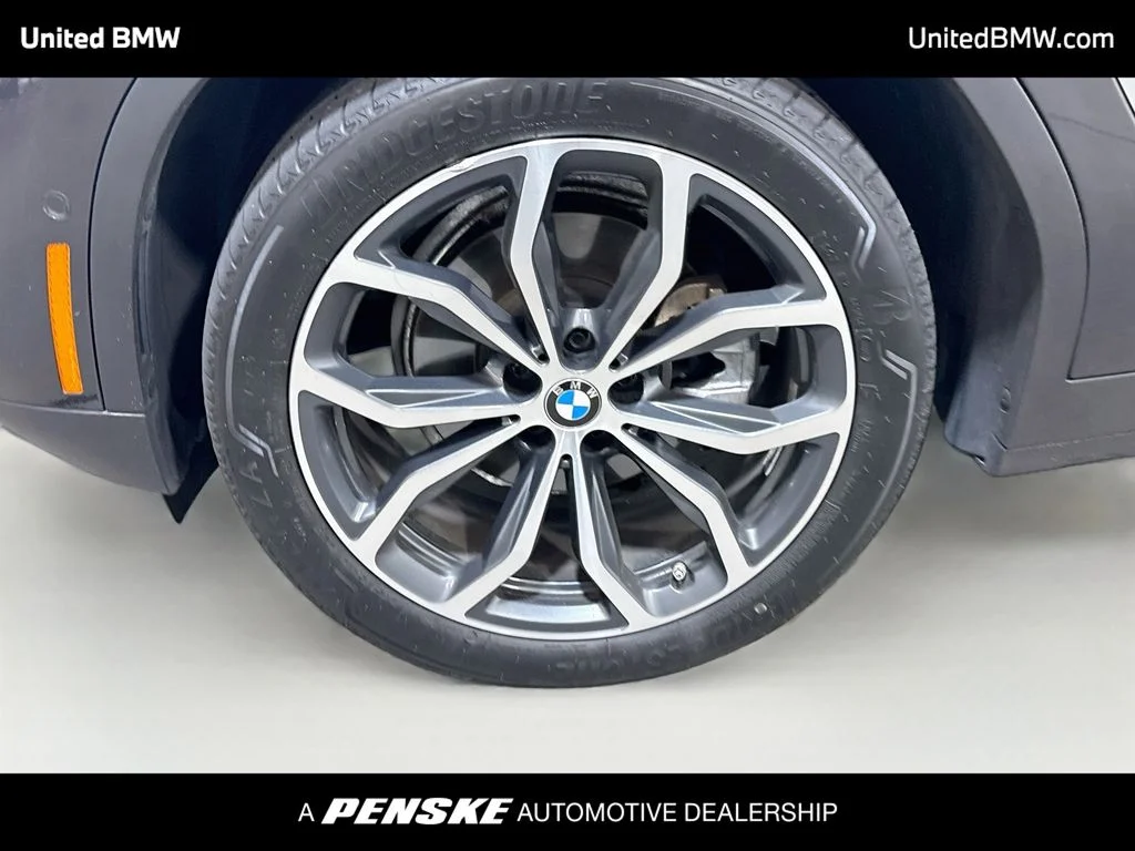 Used 2022 Dark Graphite Metallic BMW xDrive30i image 9
