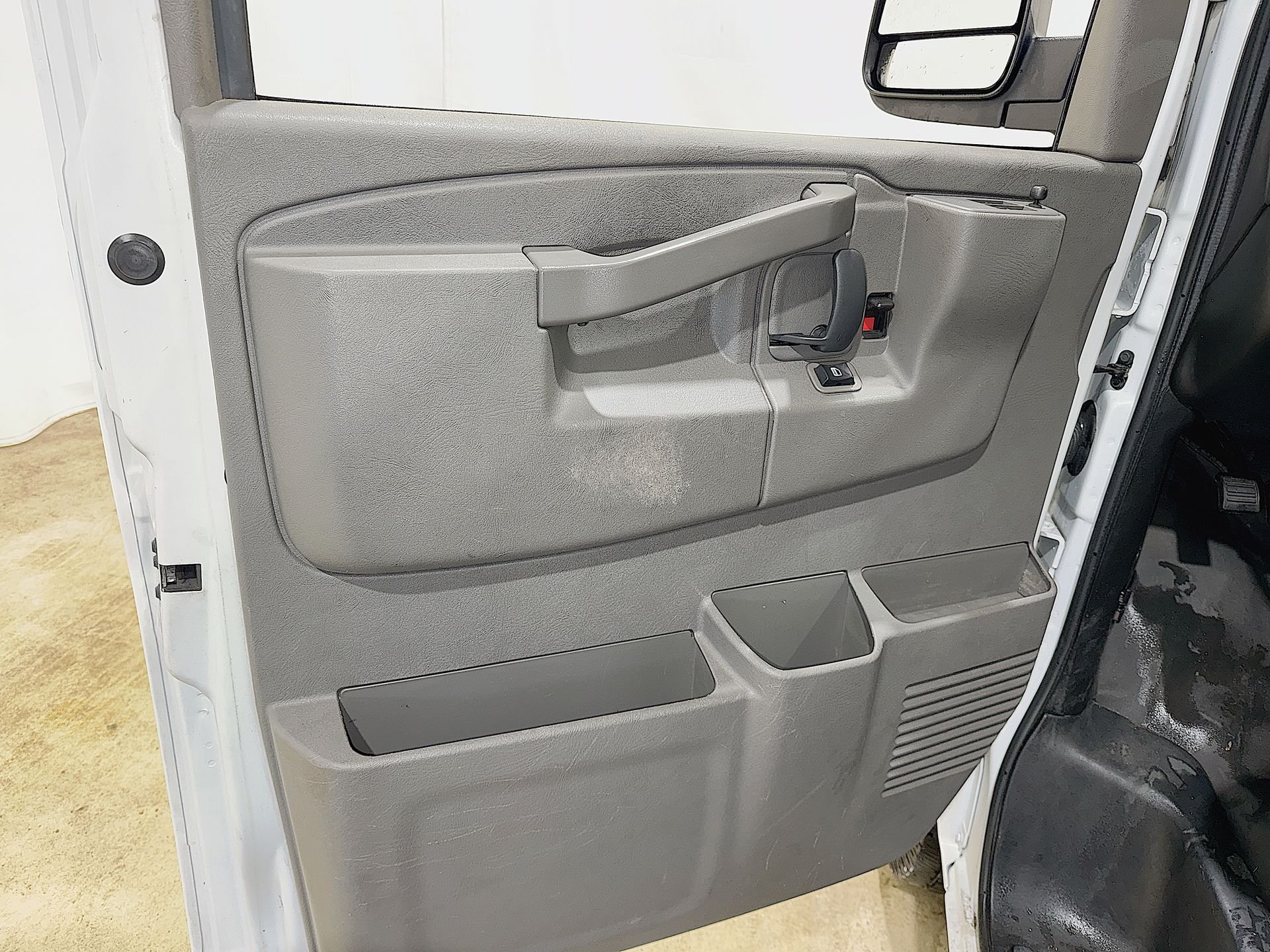 Used 2022 Summit White Chevrolet WT image 19