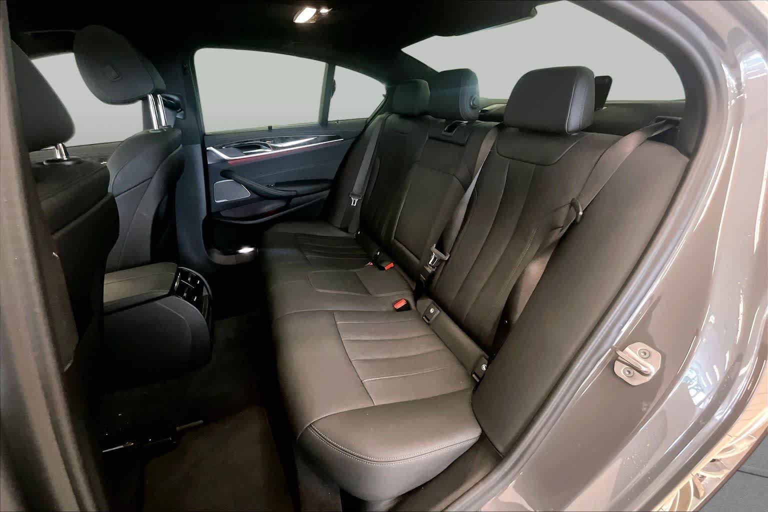 Used 2022 Bernina Grey Amber Effect Metallic BMW 530i image 17