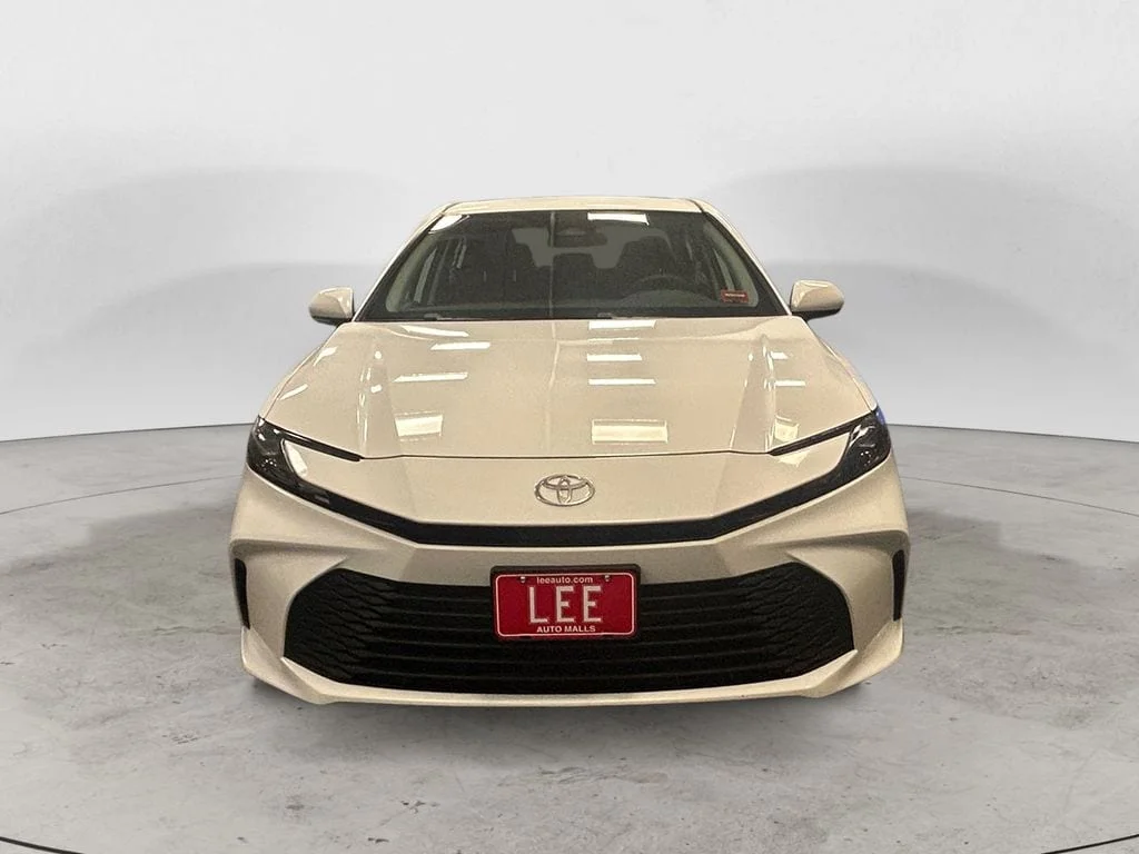Used 2025 Ice Toyota LE image 8
