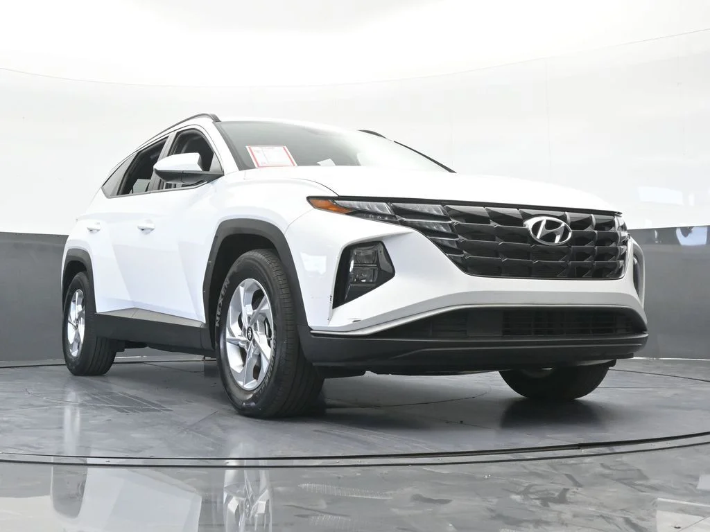 Used 2024 White Pearl Hyundai SEL image 61