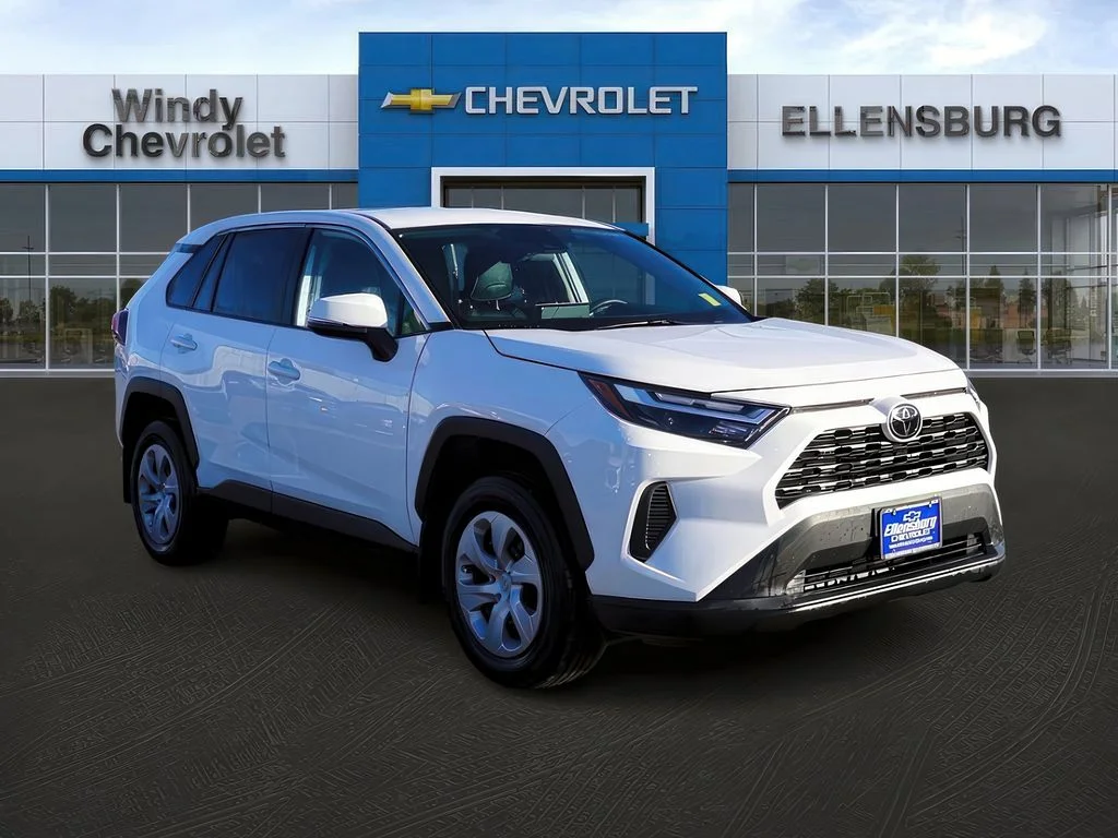 2024 Toyota RAV4 LE AWD's photo