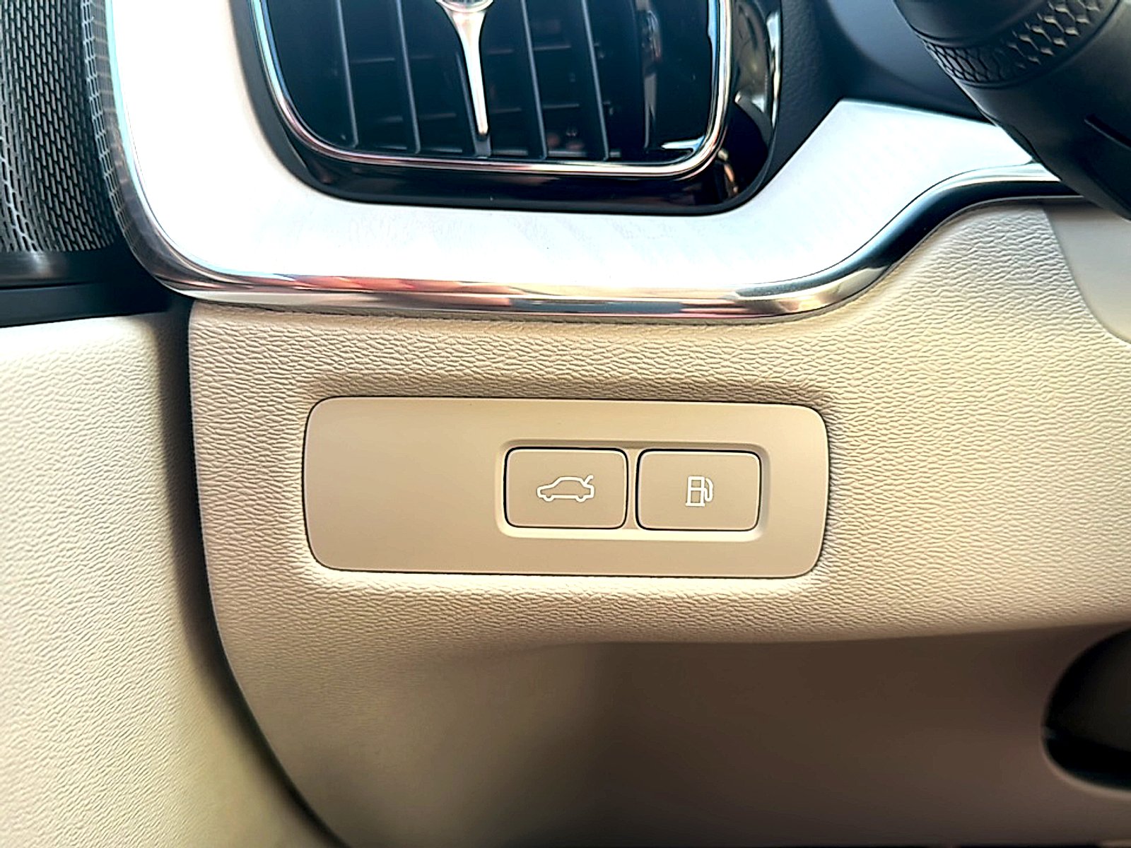 2026 Volvo XC60 Ultra - Photo 25
