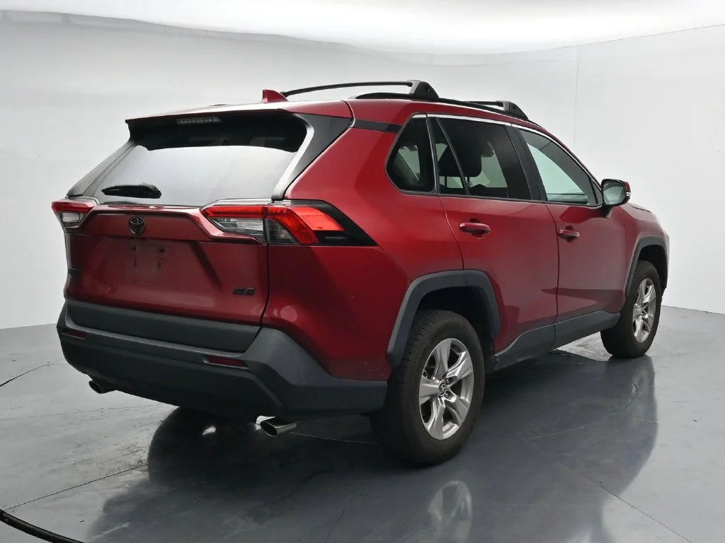 Used 2022 Red Toyota XLE image 6