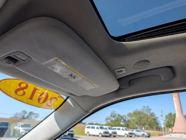 Used 2018 Black Jeep Summit image 21