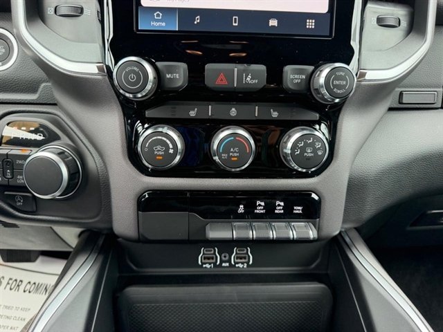 New 2026 Diamond Black Crystal Pearl-Coat Exterior Paint RAM Big Horn image 15