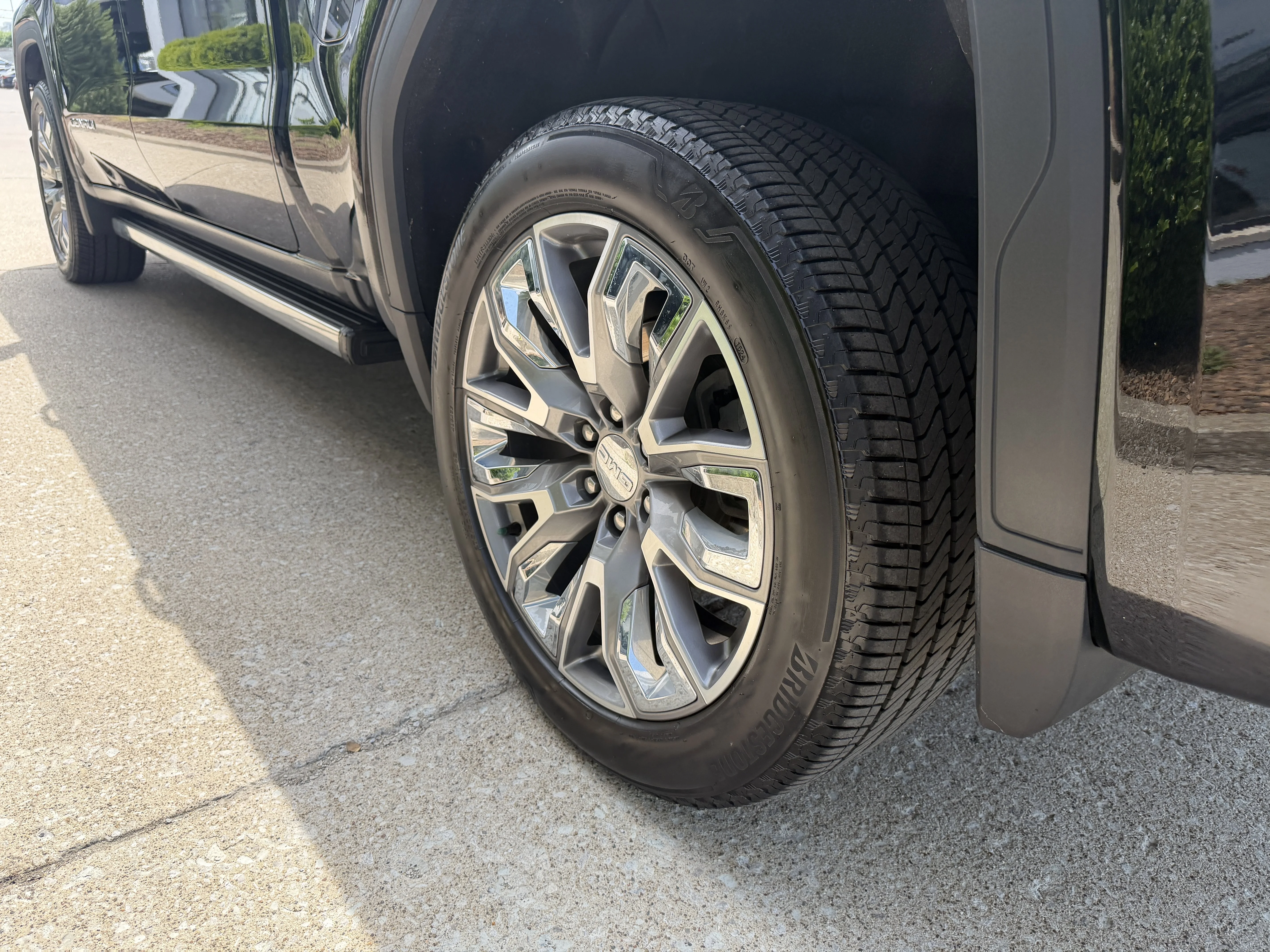 Used 2024 Onyx Black GMC Denali image 13
