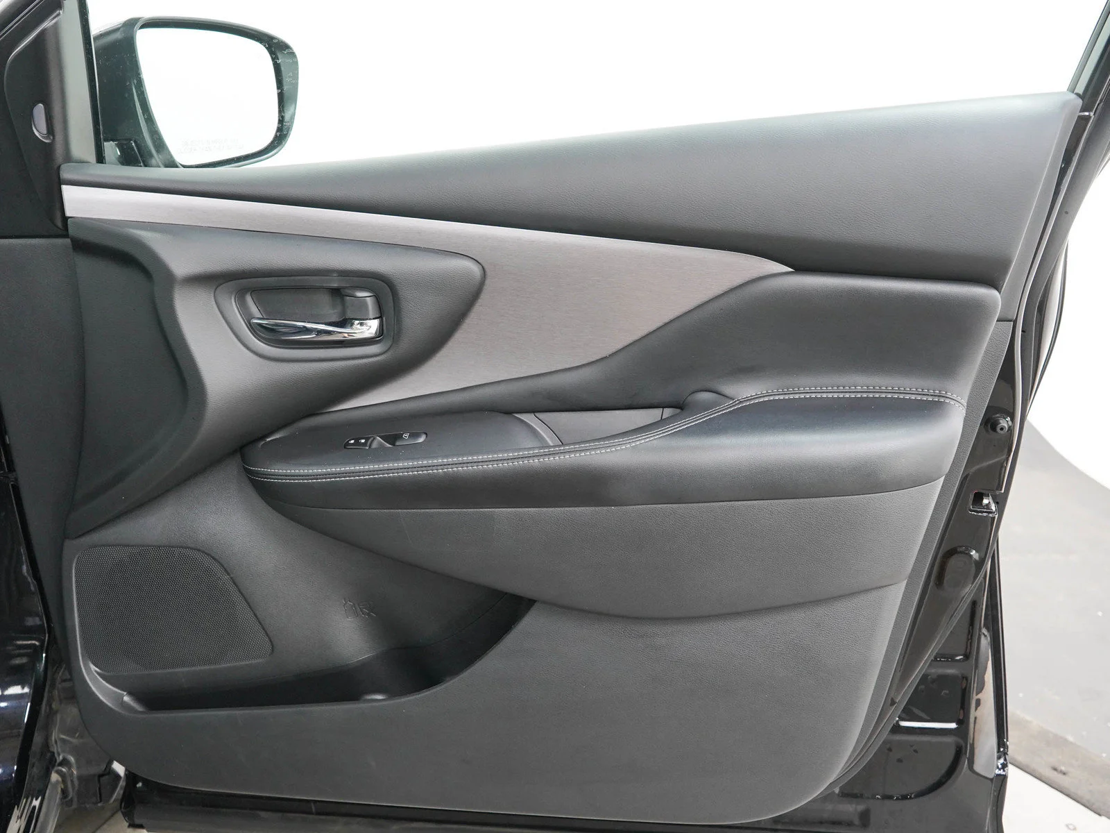 Used 2023 Super Black Nissan SV image 11