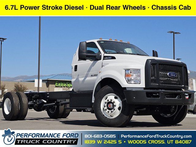 2025 Ford F-750SD Base
