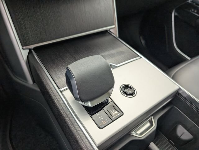 2025 Land Rover Range Rover SE - Photo 11