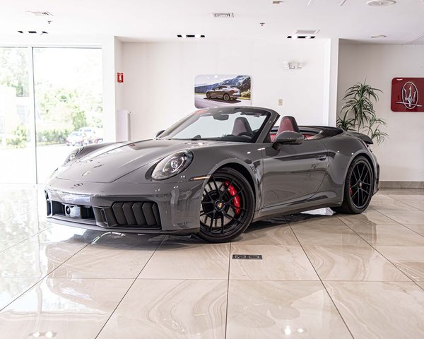 2025 Porsche 911 Carrera 4 GTS