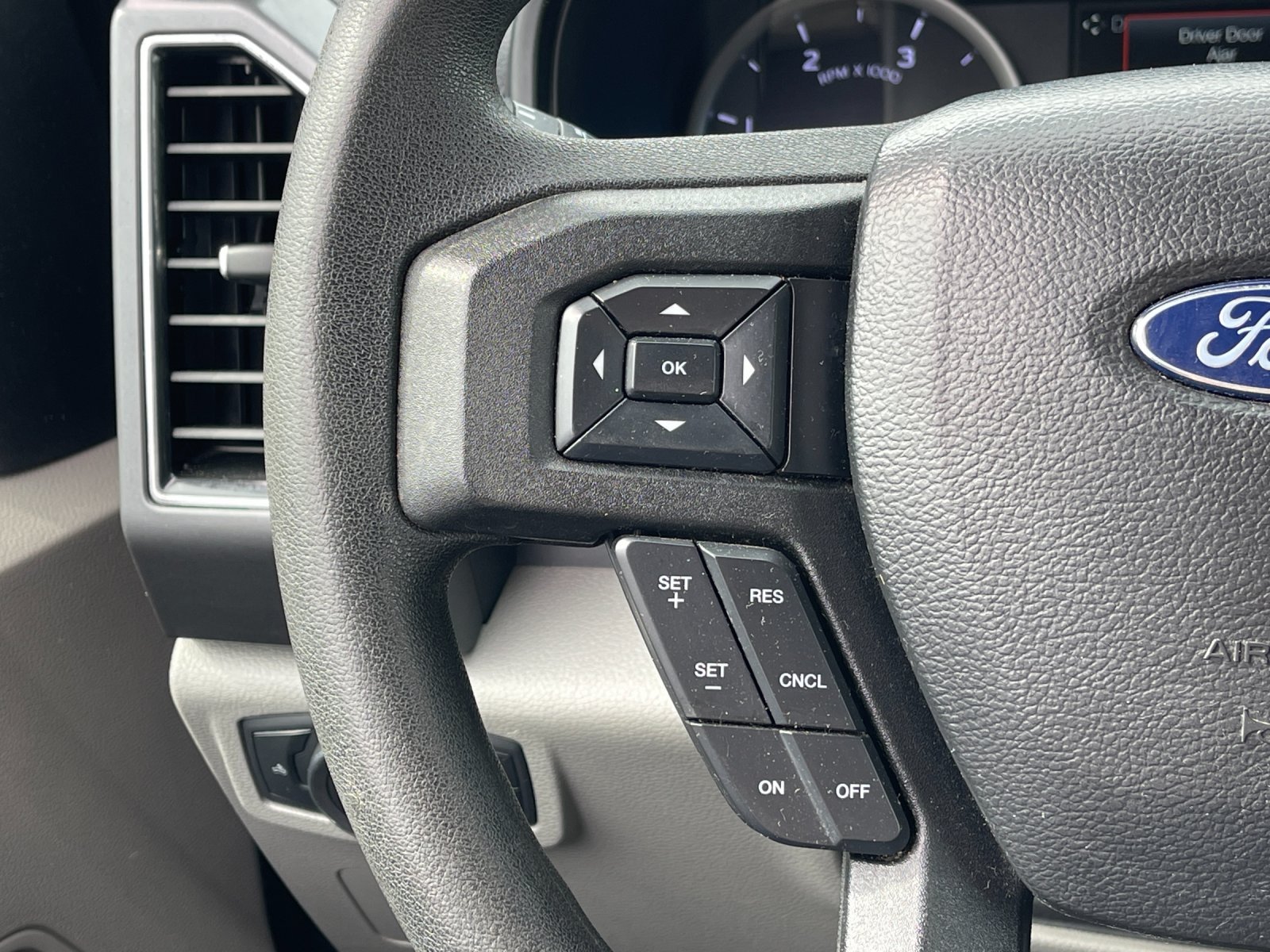 Used 2018 Magnetic Ford XLT image 24