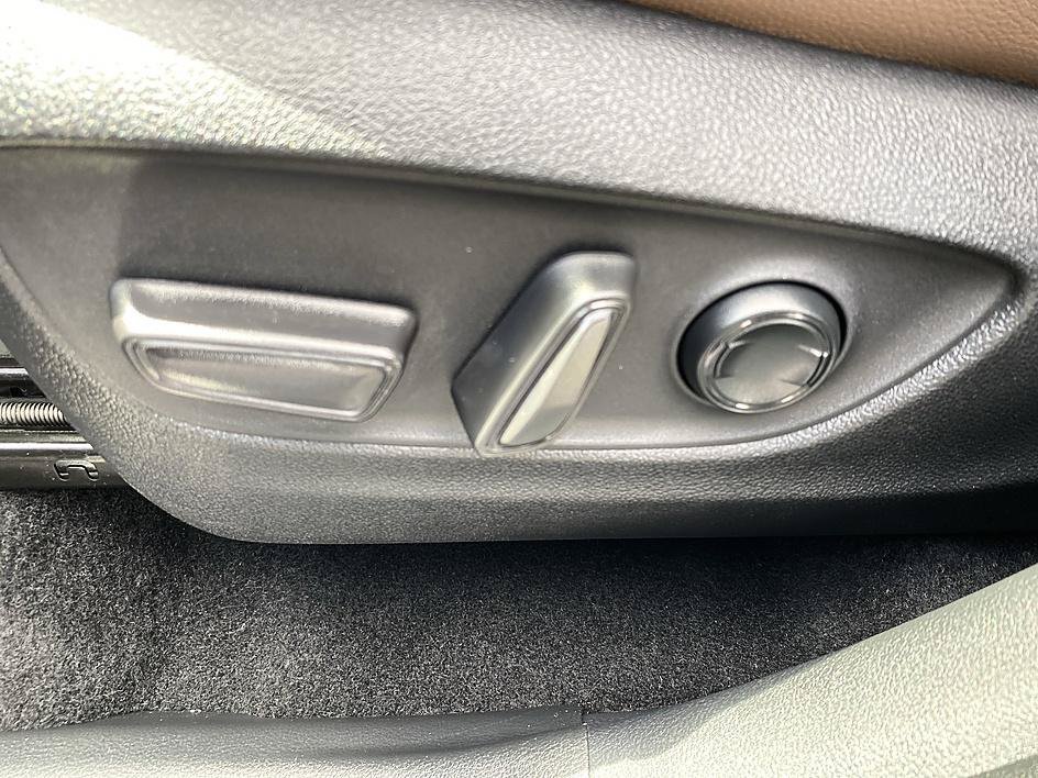 Used 2025 Heavy Metal Toyota Platinum image 26
