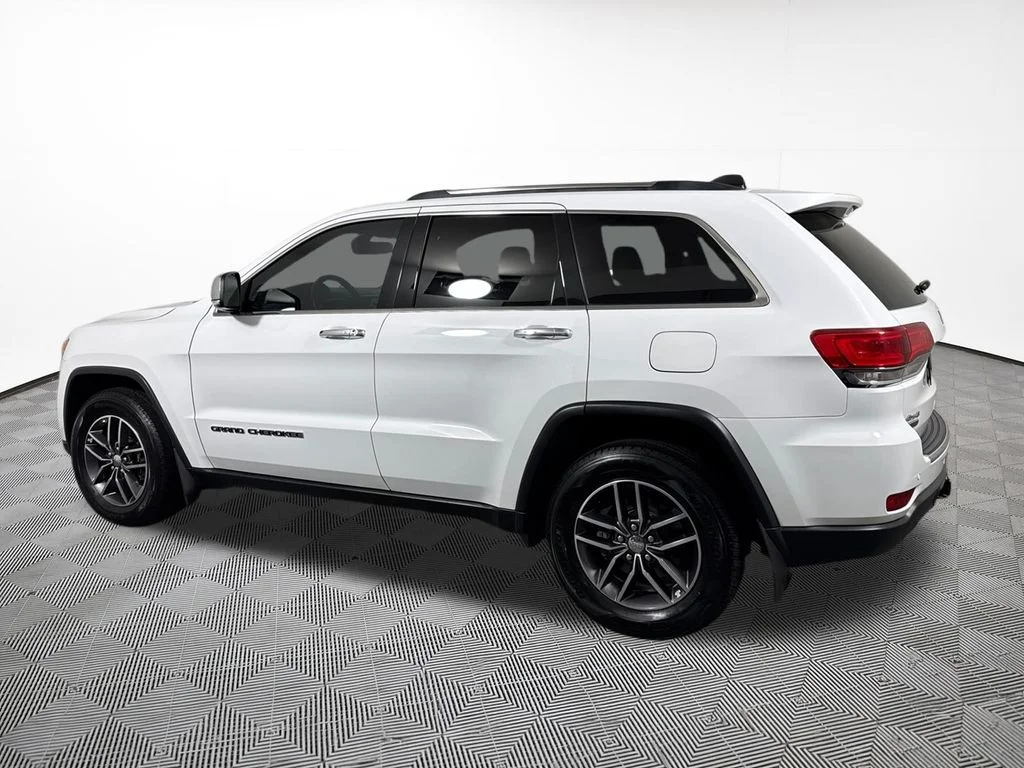 Used 2018 White Jeep Limited image 11