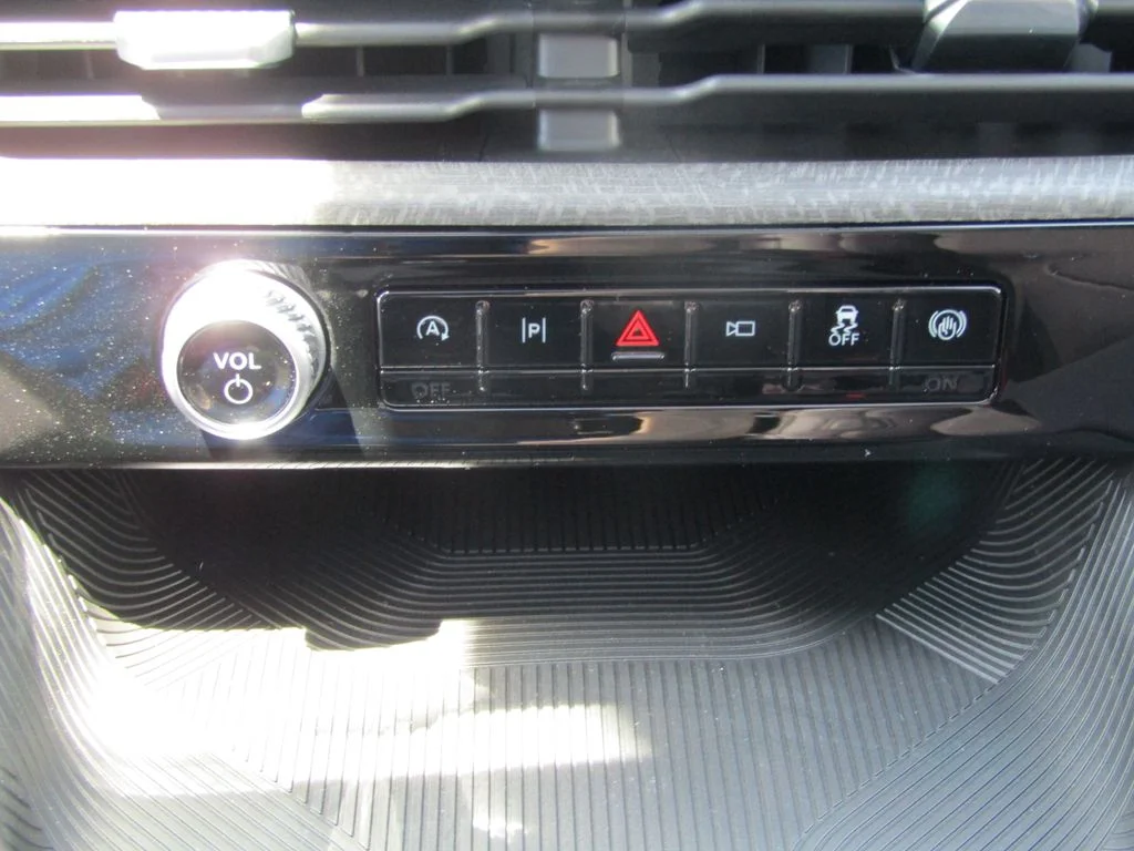New 2026 Rapid Red Metallic Tinted Clearcoat Ford Platinum™ image 30