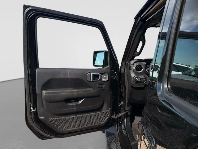 New 2026 Black Clear-Coat Exterior Paint Jeep Sahara image 17