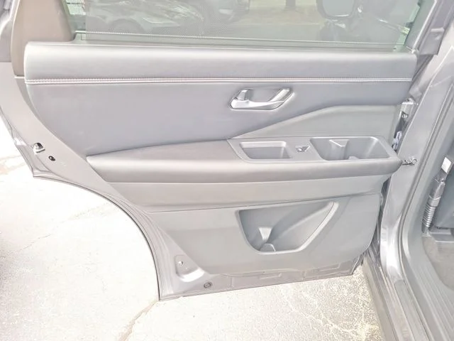 Used 2023 Gray Nissan Platinum image 31