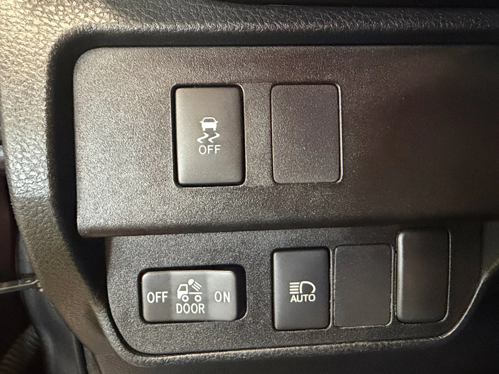 Used 2020 Magnetic Gray Metallic Toyota SR image 24