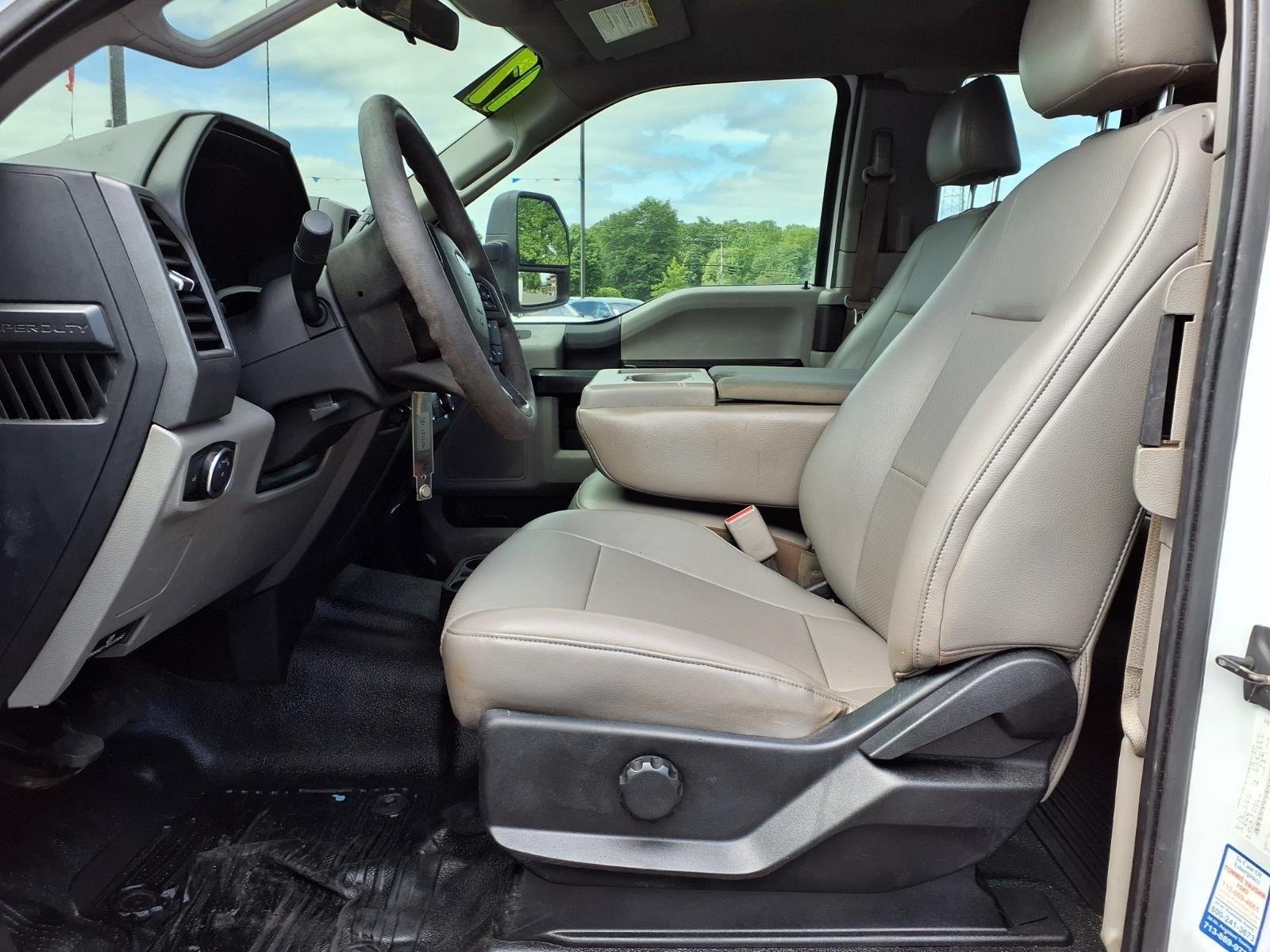 Used 2017  Ford XL image 18