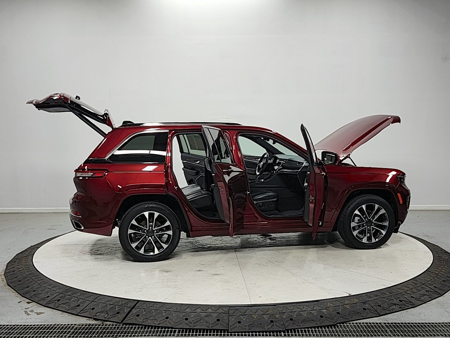 2023 Jeep Grand Cherokee Overland - Photo 17