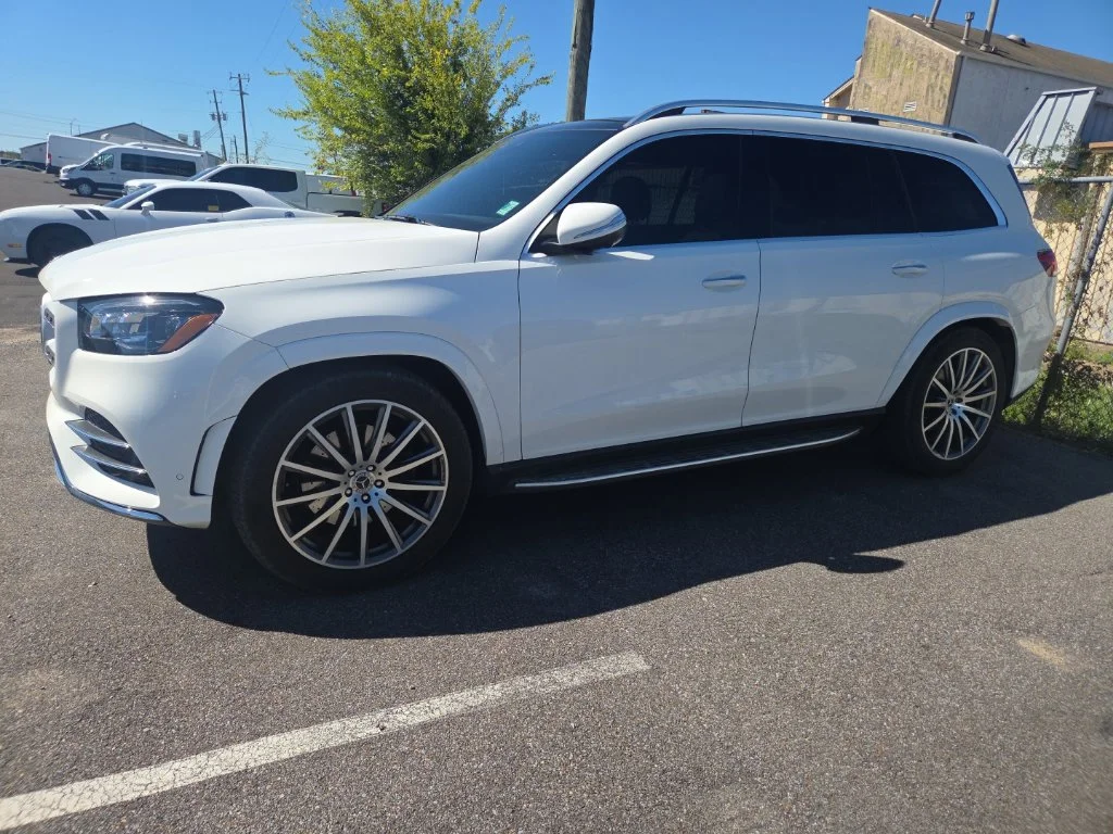 Used 2023  Mercedes-Benz GLS 450 image 3