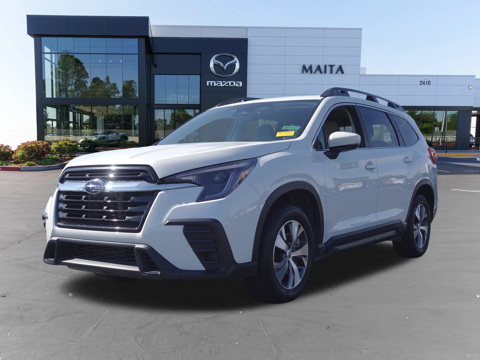 Used 2025 Crystal White Pearl Subaru Premium image 7