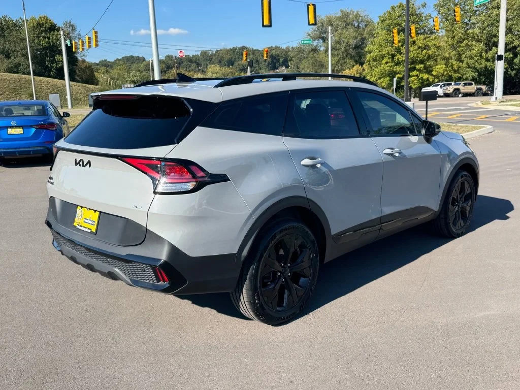 Used 2025 Gray Kia X-Line image 4