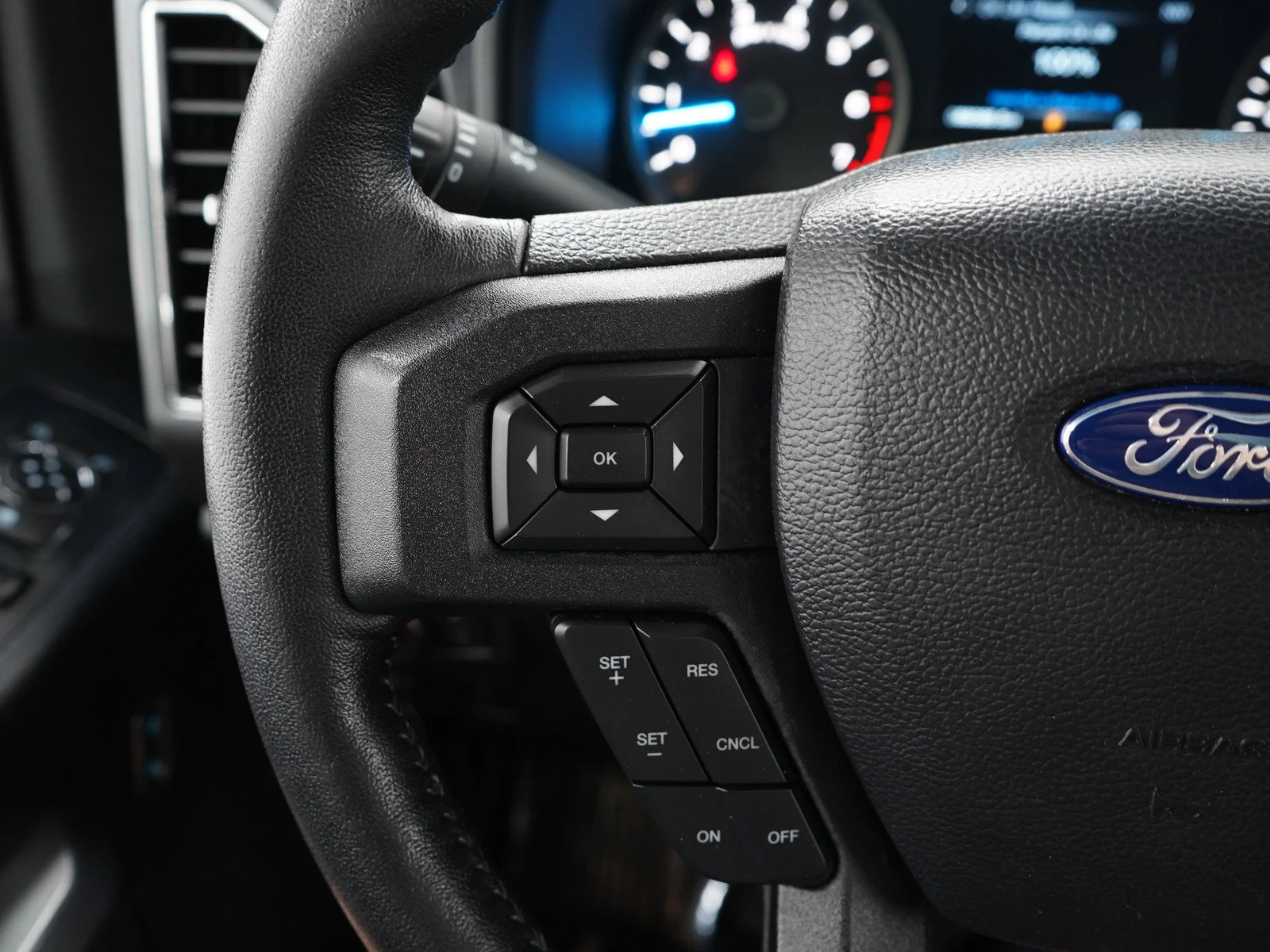 Used 2018  Ford XL image 24