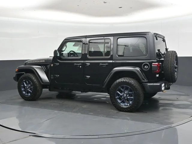 New 2026 Black Clear-Coat Exterior Paint Jeep 85th Anniversary Edition image 8